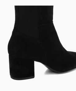 Outlet Theme - Black Boots